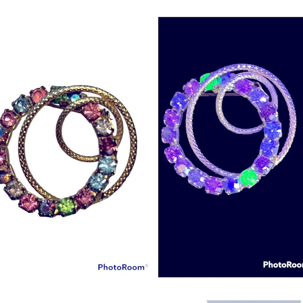 ❗️FINAL REDUCTION❗️Fruit Salad Circle Pin w/Uranium Glass Rhinestones